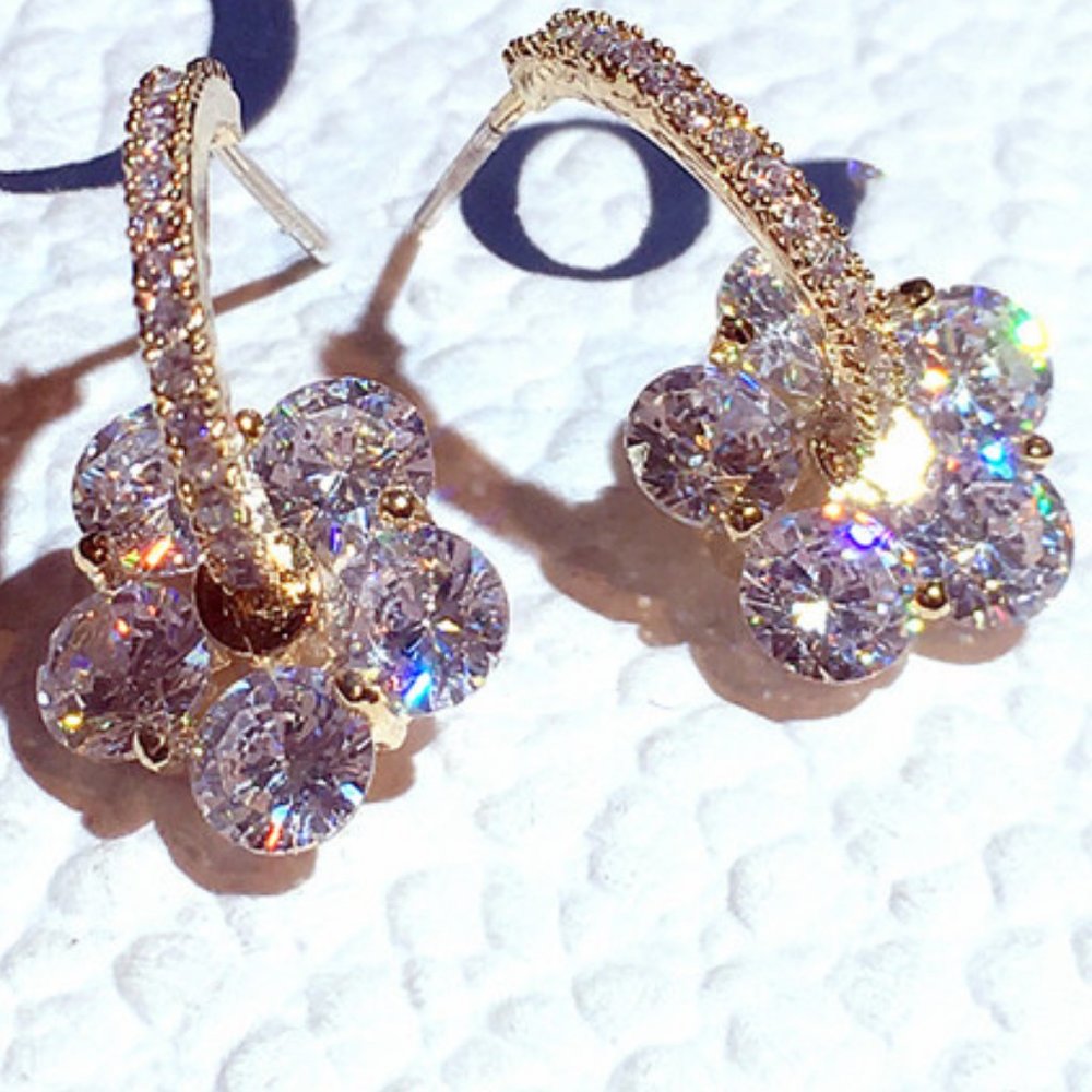 New Gold Plated Flower Earrings - Picture 4 of 4